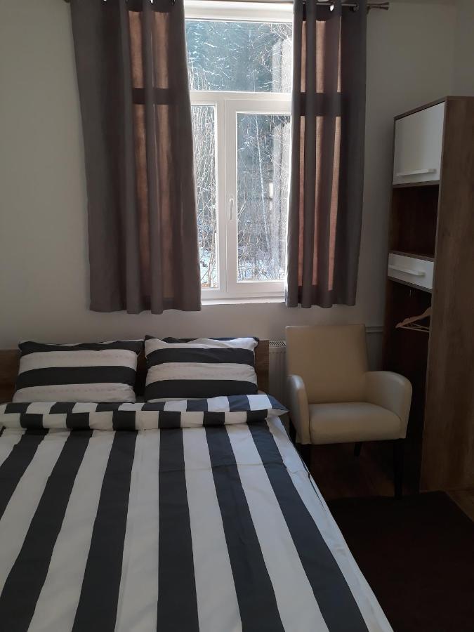 Apartmani Exit Пале Екстер'єр фото